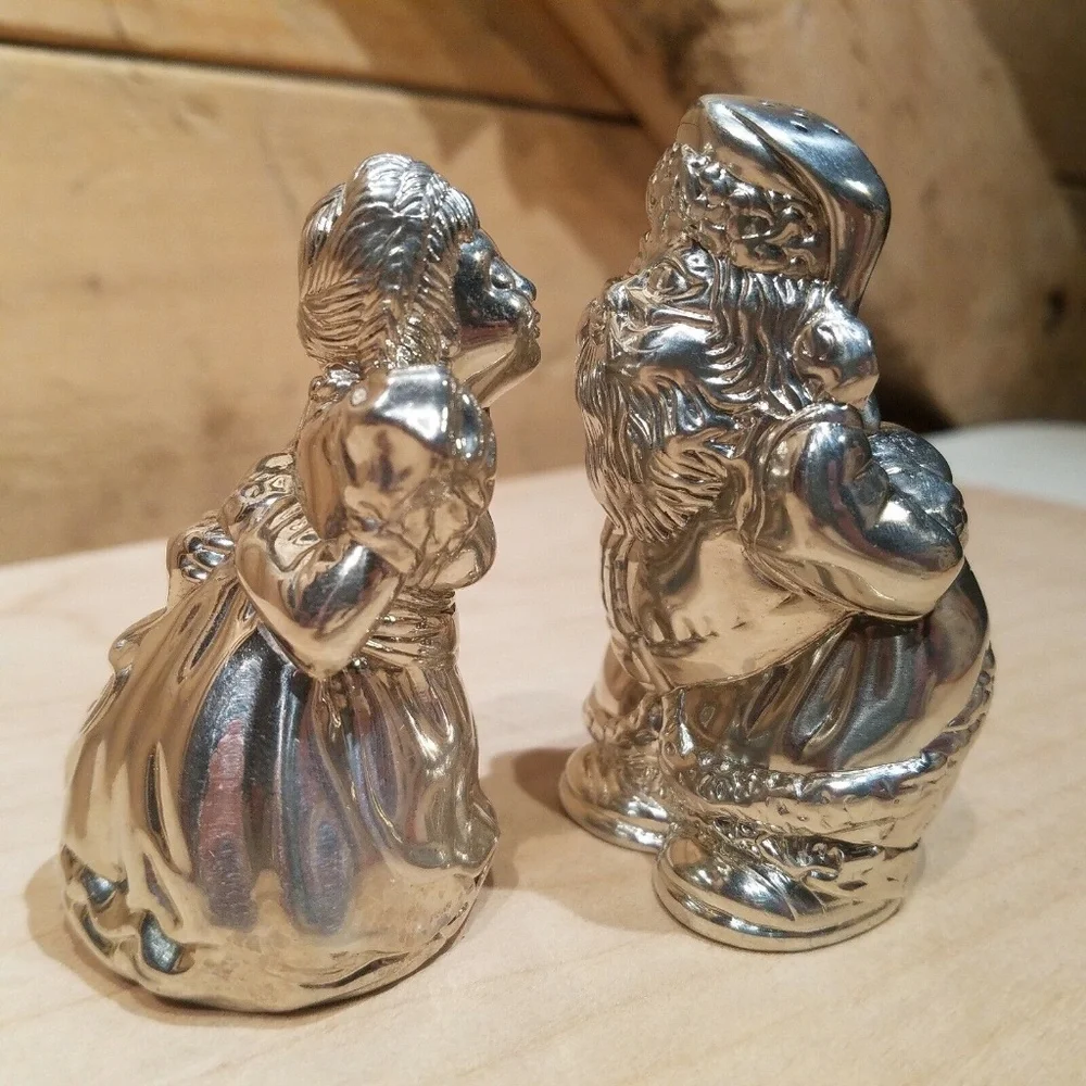 Lenox Kirk Stieff Pewter Santa & Mrs Claus Kissing Salt Pepper Shaker 1999